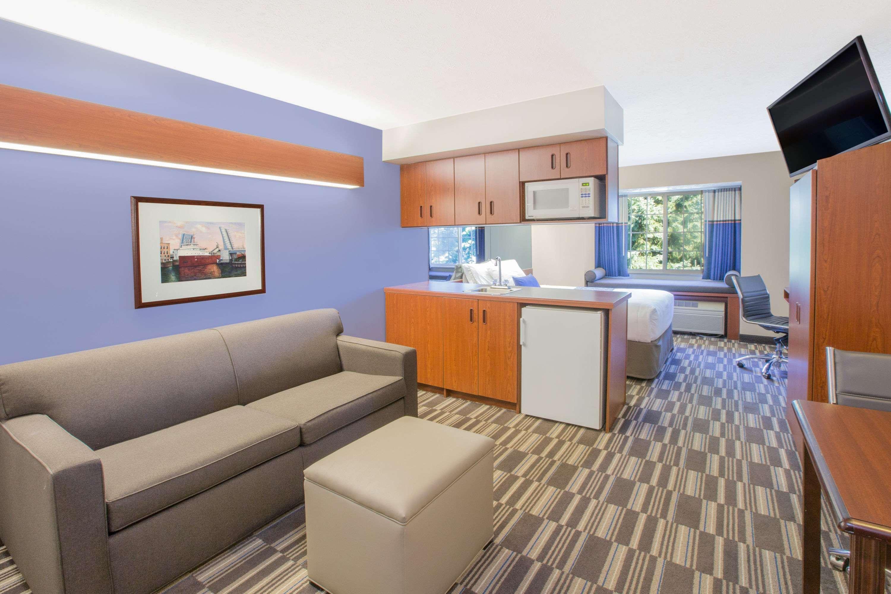 Microtel Inn&suites 3*