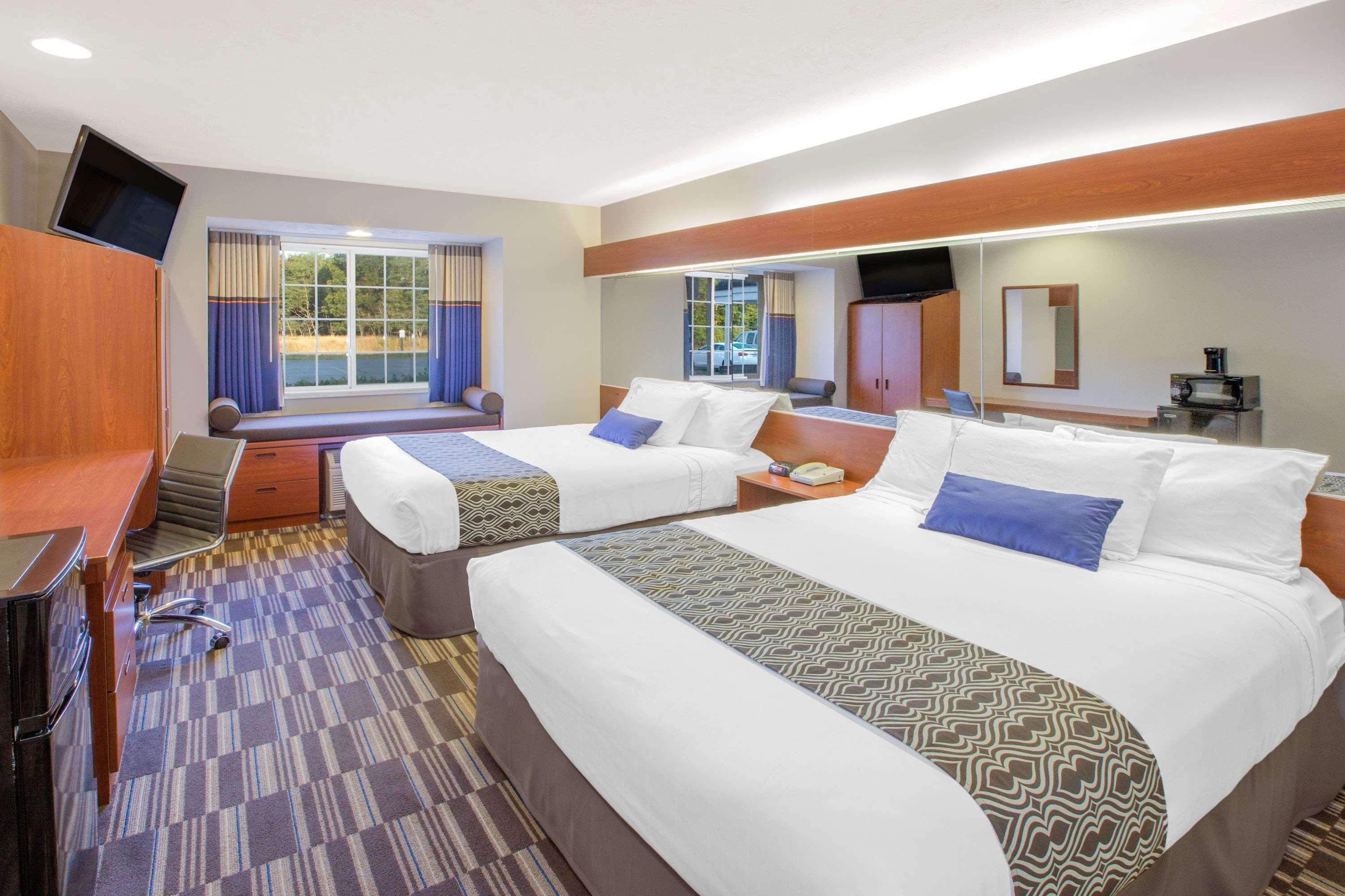 Microtel And Hotel Manistee