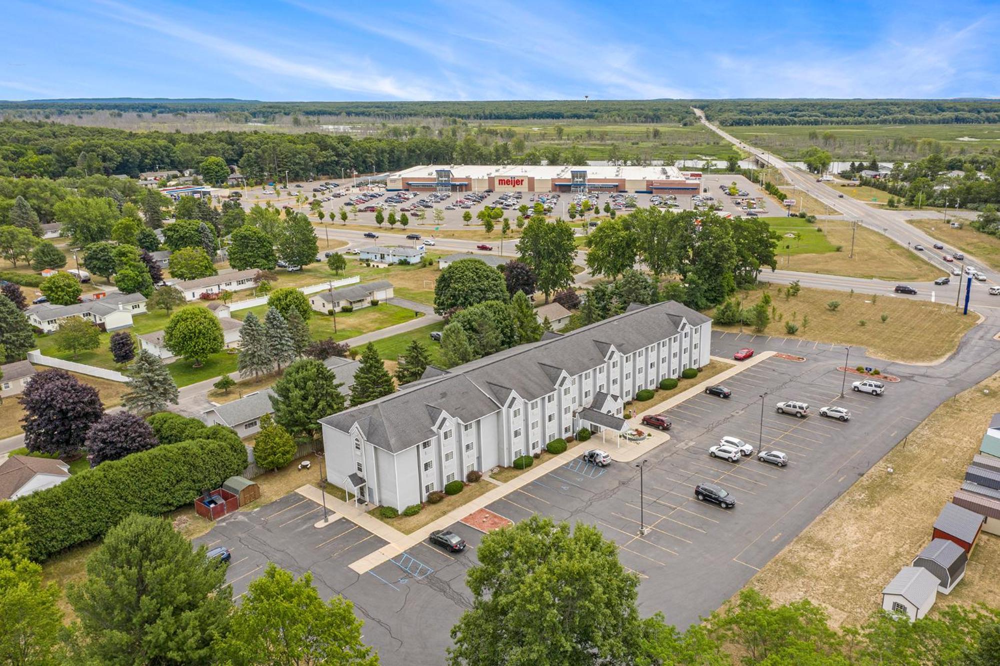 Hotel Microtel And Manistee