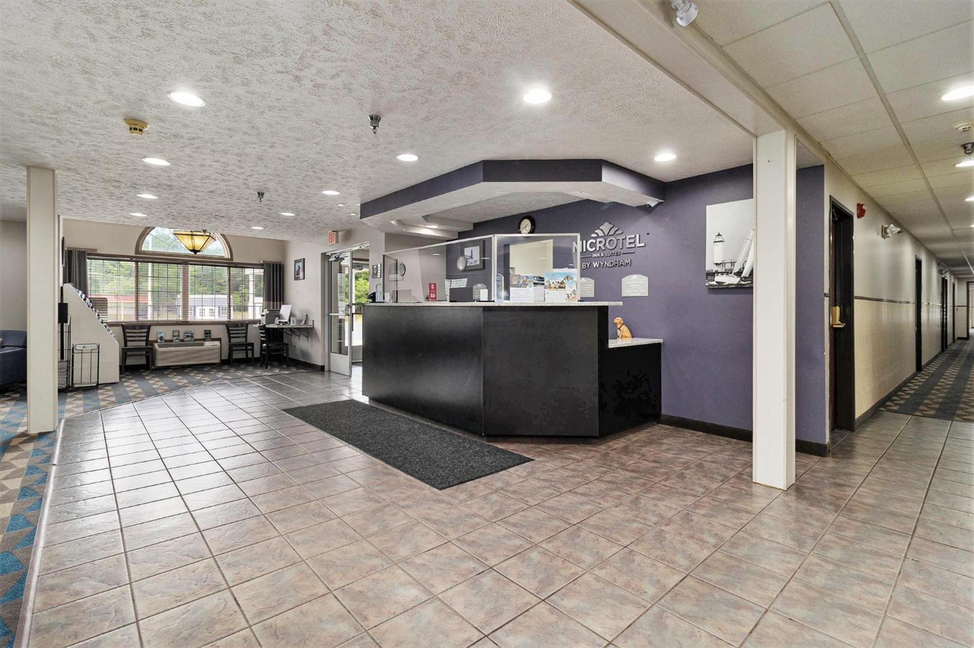 Hotel Microtel And